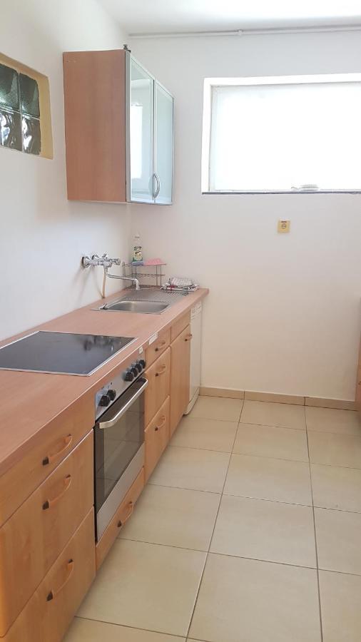 דירות Szolad Grosses Ferienhaus Plattensee Balaton - Nyaralo Haz 6 Szobaval, 5 Fuerdoszobaval, 3000 Nm מראה חיצוני תמונה