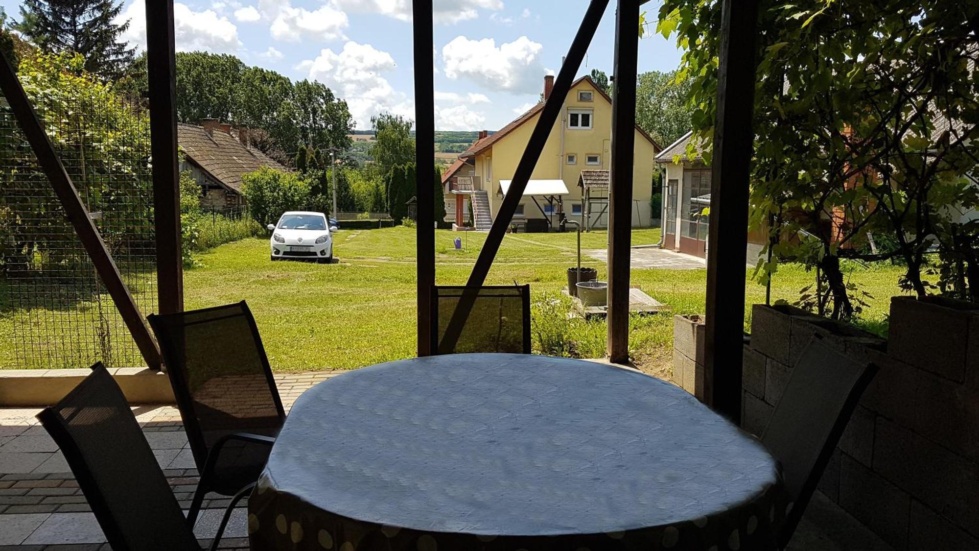 דירות Szolad Grosses Ferienhaus Plattensee Balaton - Nyaralo Haz 6 Szobaval, 5 Fuerdoszobaval, 3000 Nm מראה חיצוני תמונה